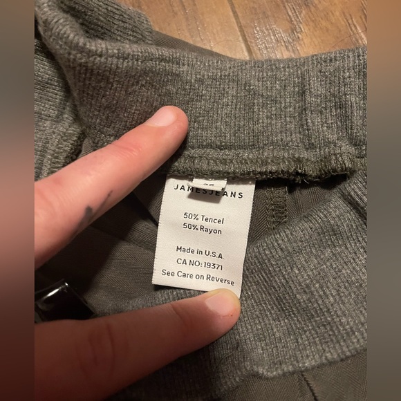James Jeans hunter green petal shorts grey waistband rayon & tencel size 26 - Picture 5 of 7